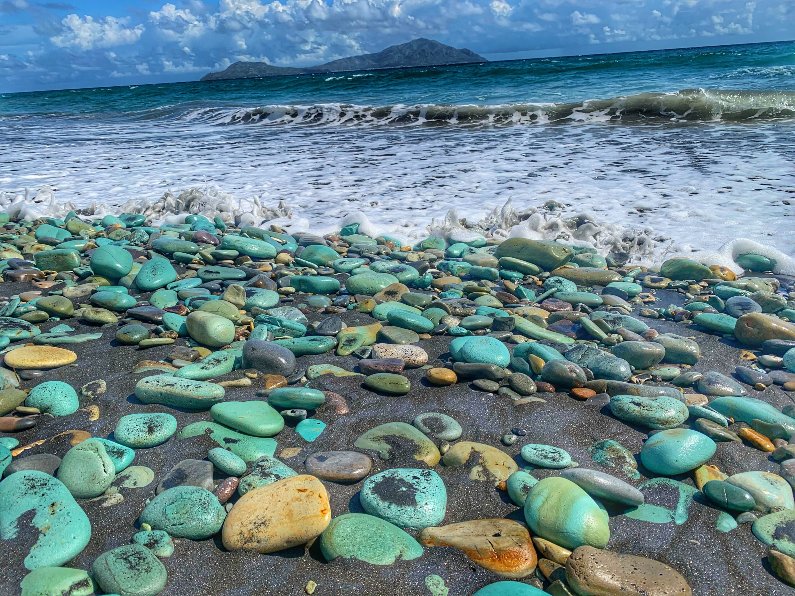 Prehliadky Flores Island 7 Days blue stone beach